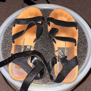 Dolce Vita womens Black and Tan Sandals